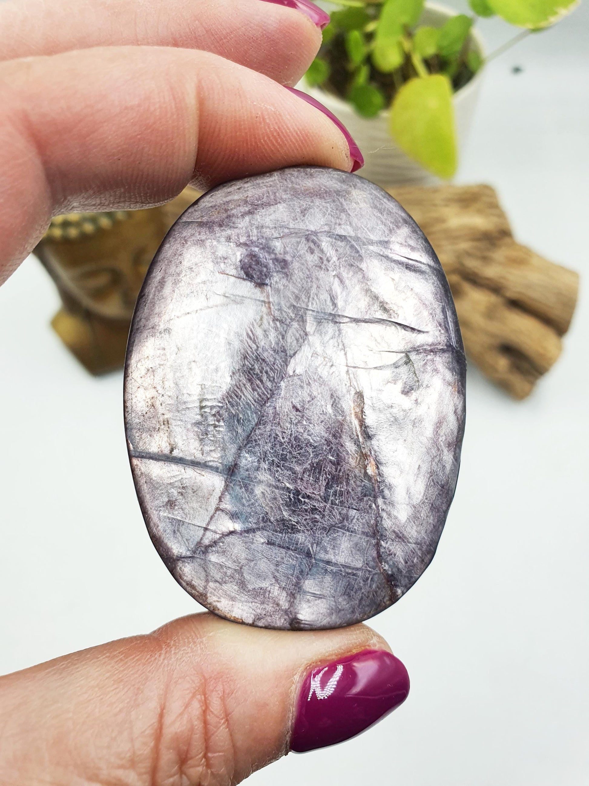 Incredible Purple Mica Palm / Purple Mica Palm Stone / Lepidolite Palm / Meditation Palm / Reiki Crystal Palm - 70g