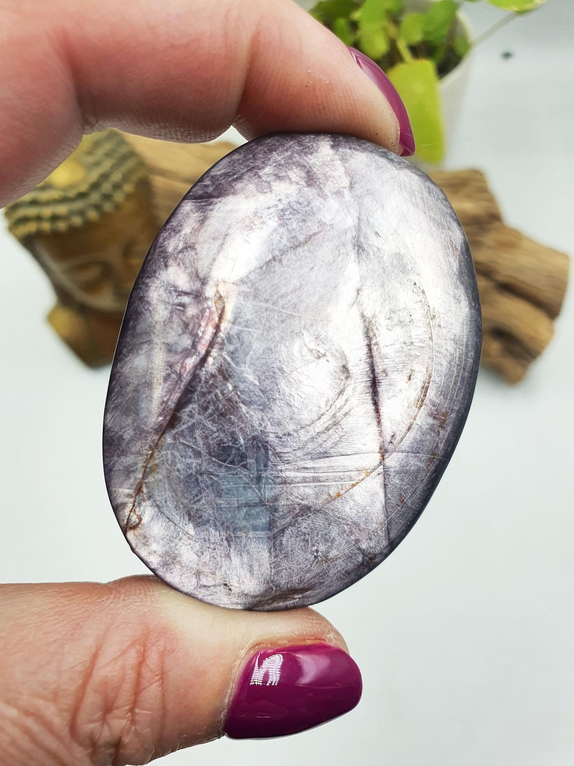 Incredible Purple Mica Palm / Purple Mica Palm Stone / Lepidolite Palm / Meditation Palm / Reiki Crystal Palm - 70g