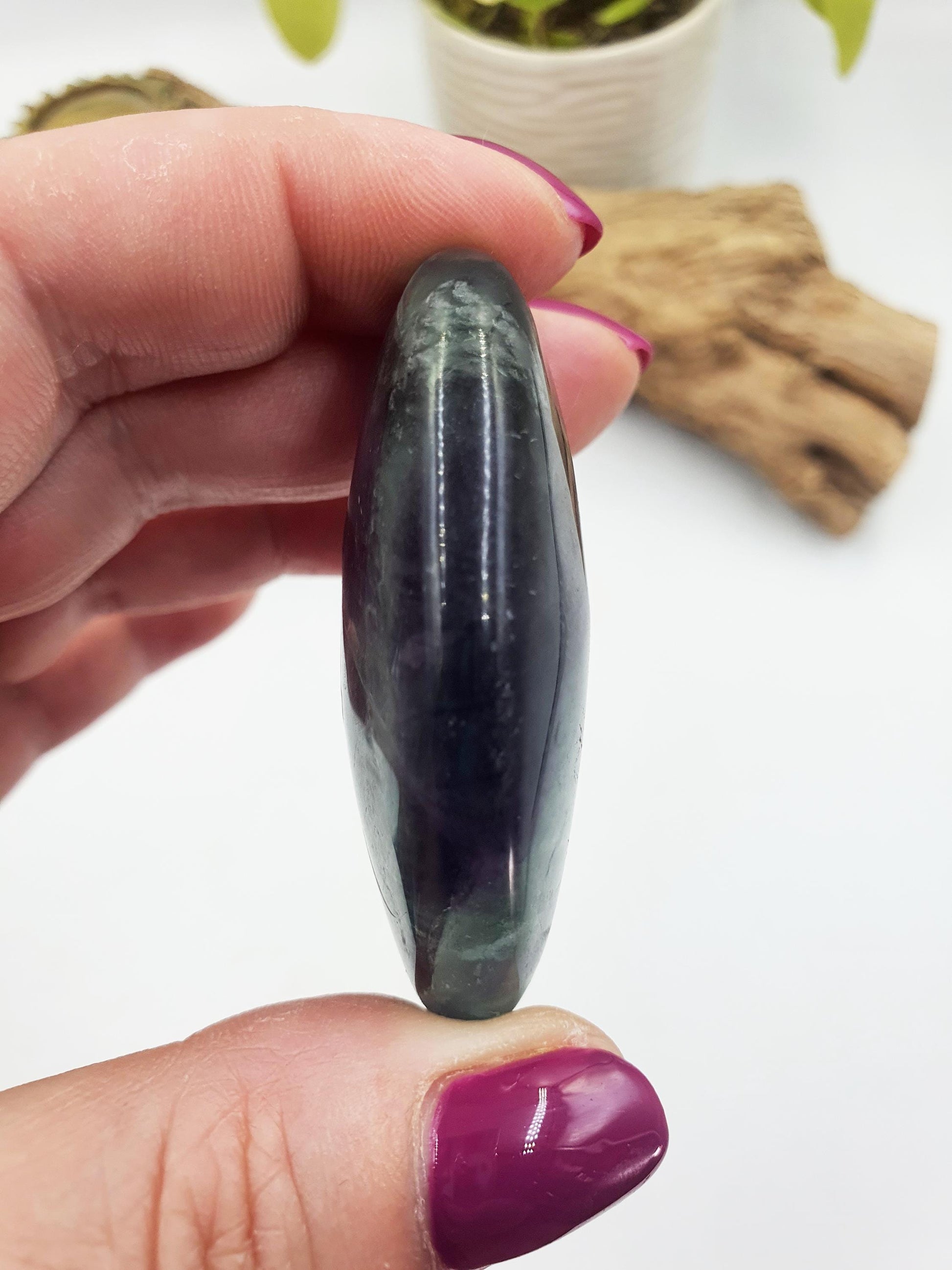 Beautiful Fluorite Palm with large rainbow / Fluorite Palm Stone / Purple and Green Fluorite Palm Stone / Reiki Crystal Palm - 60g