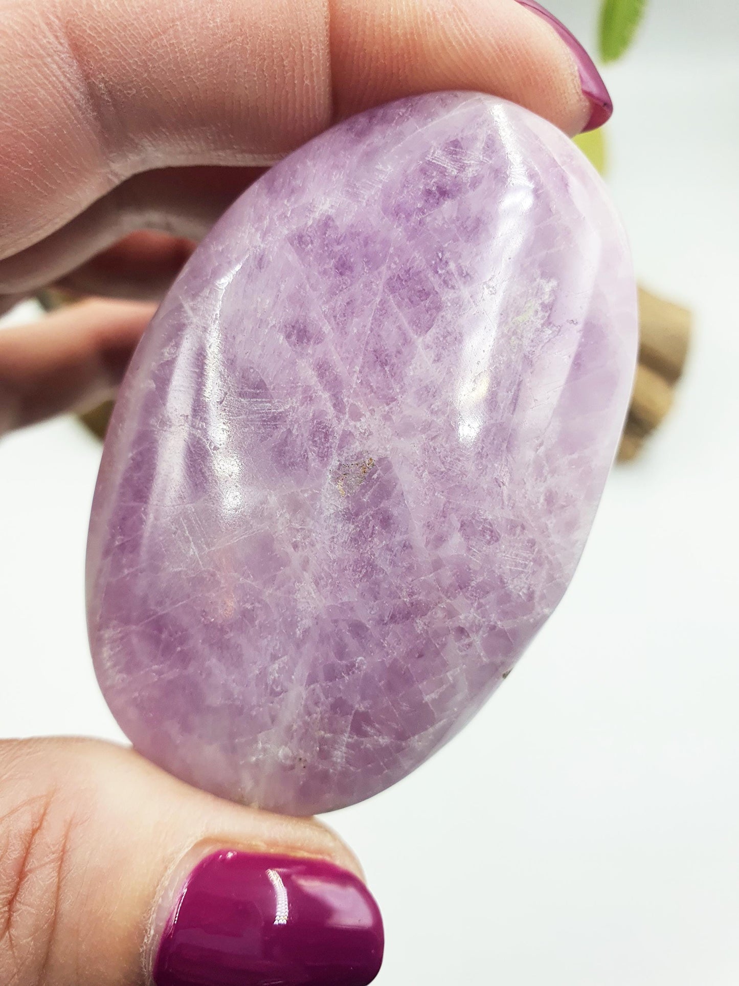 Beautiful Kunzite Crystal Palm / Kunzite Palm Stone / Pocket Crystal / Meditation Palm / Reiki Crystal Palm - 85g
