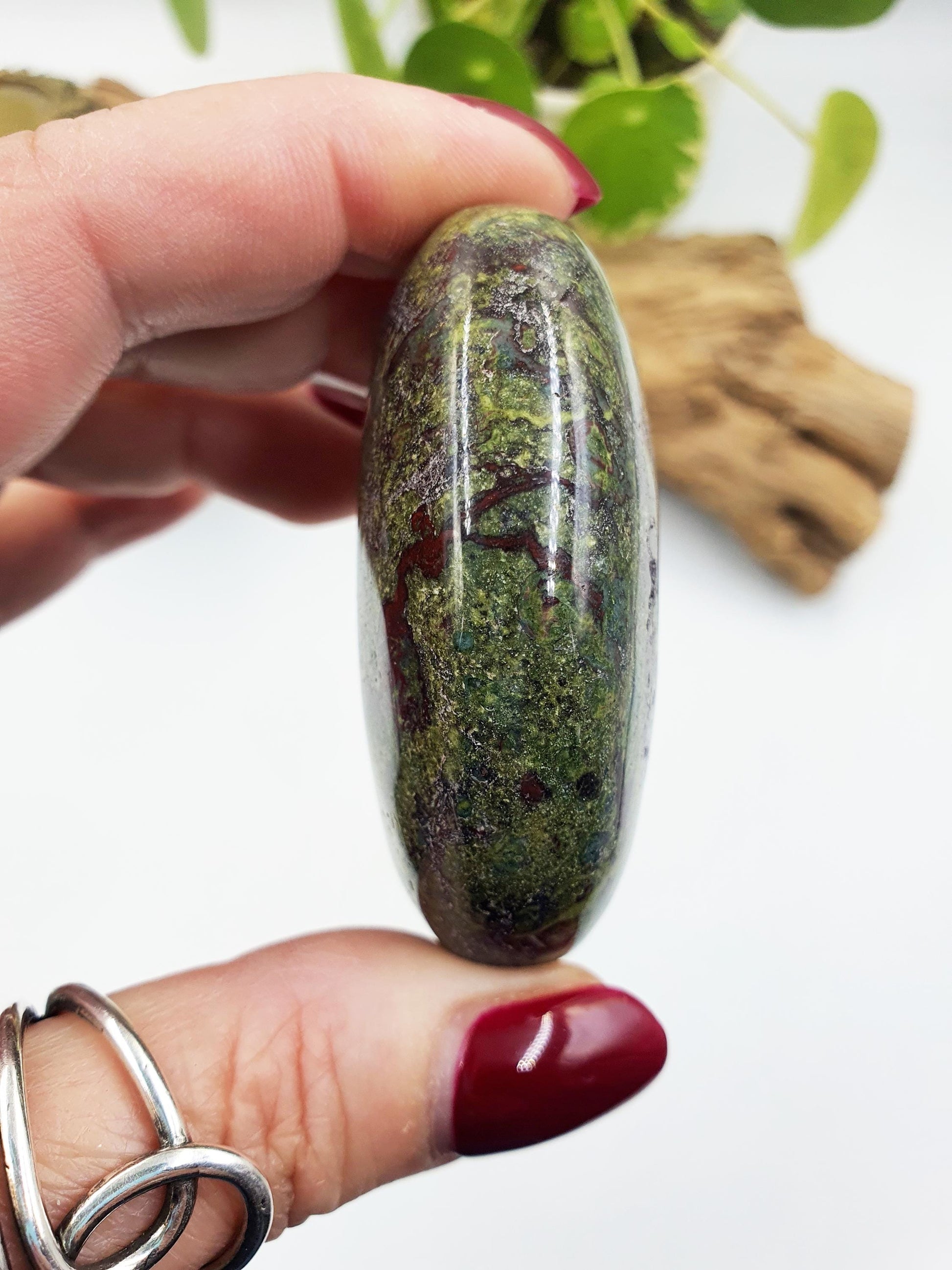 Dragon's Blood Palm / Dragon Blood Palm Stone / Dragon Blood Meditation Palm - 115g
