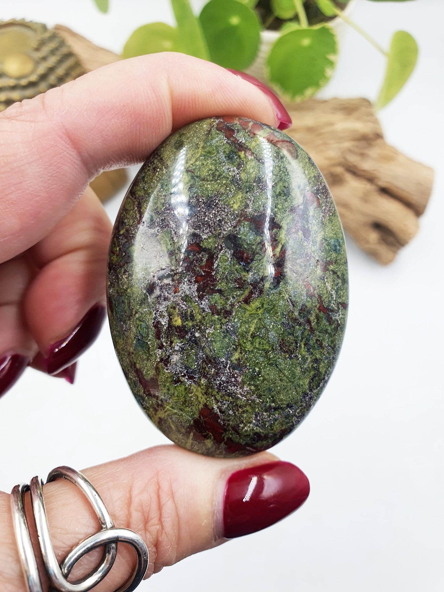 Dragon's Blood Palm / Dragon Blood Palm Stone / Dragon Blood Meditation Palm - 115g