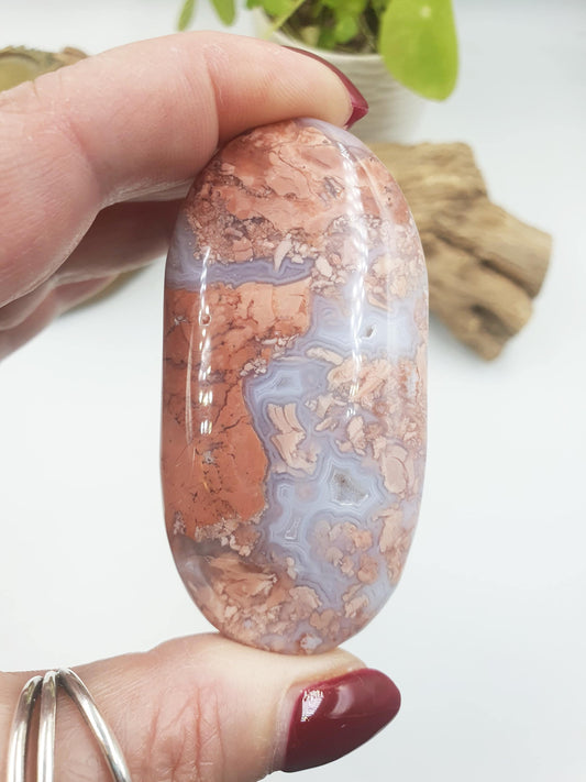 Beautiful Pink Agate Palm / Pink Agate Palm Stone / Pocket Crystal / Agate Palm / Meditation Palm - 80g