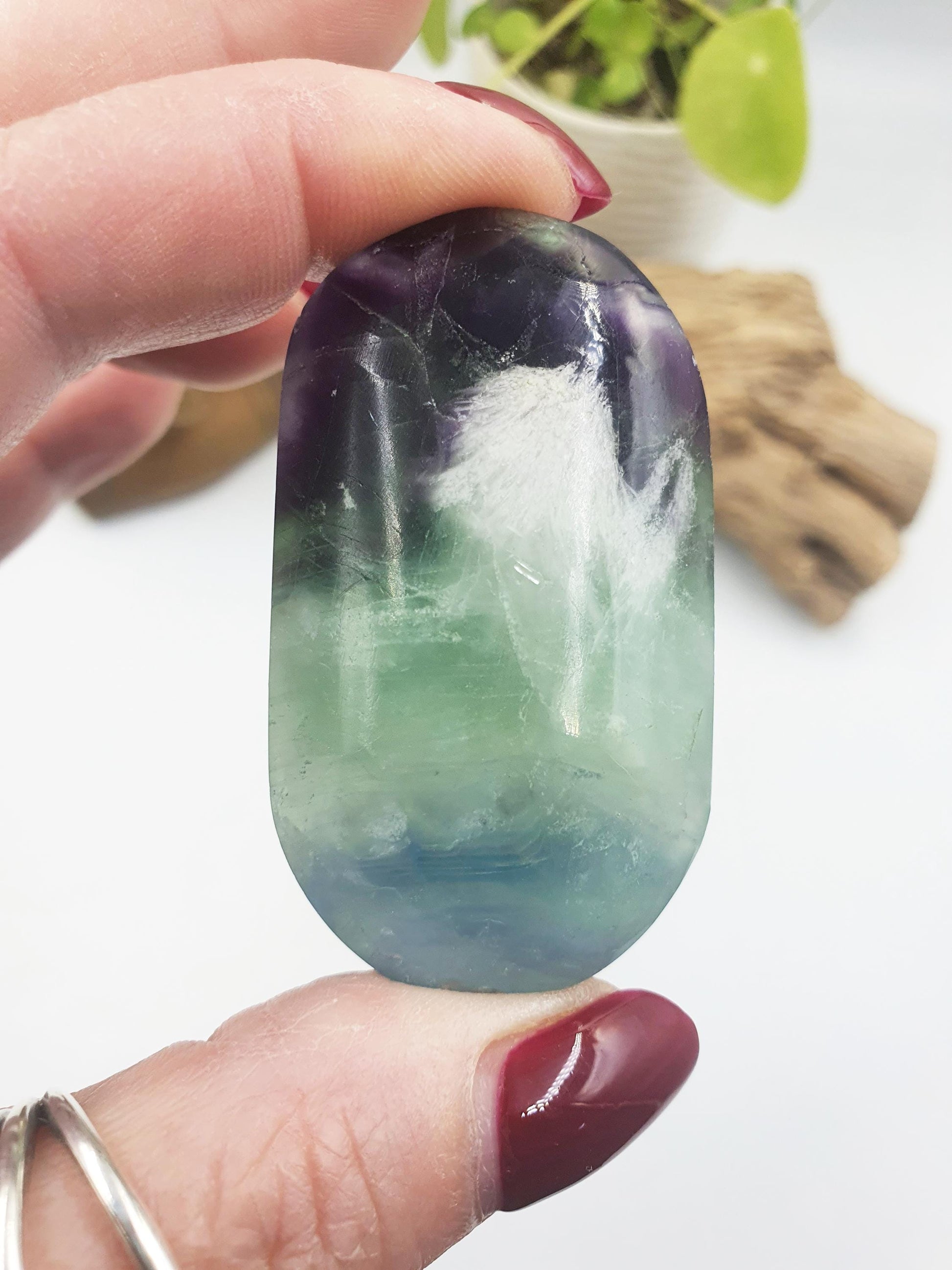 Feather Fluorite Palm / Feather Fluorite Palm Stone / Fluorite Palmstone / Meditation Palm - 60g