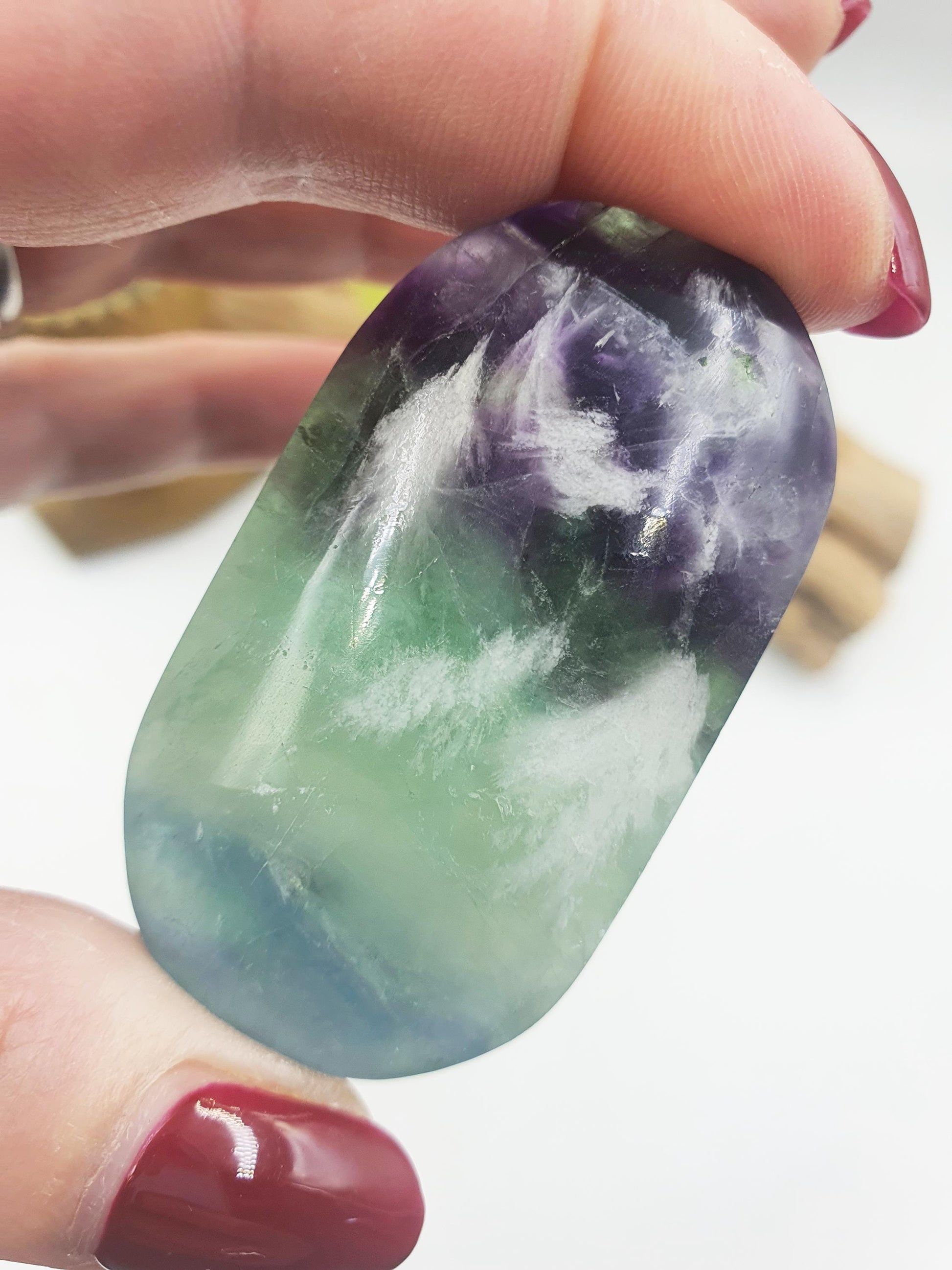 Feather Fluorite Palm / Feather Fluorite Palm Stone / Fluorite Palmstone / Meditation Palm - 60g