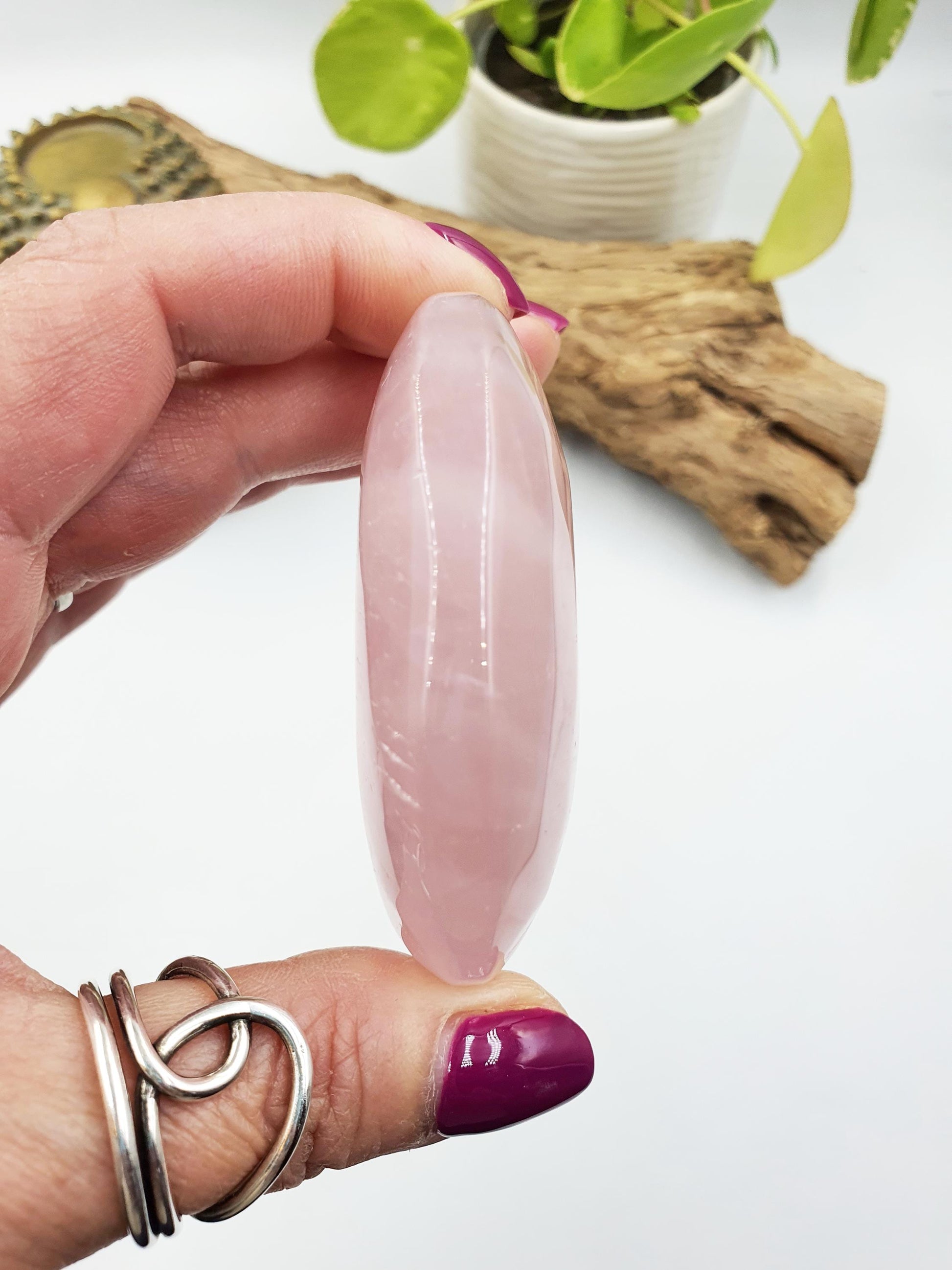 Large Beautiful Rose Quartz Palm / Rose Quartz Palm Stone / Meditation Crystal / Reiki Crystal Palm - 145g