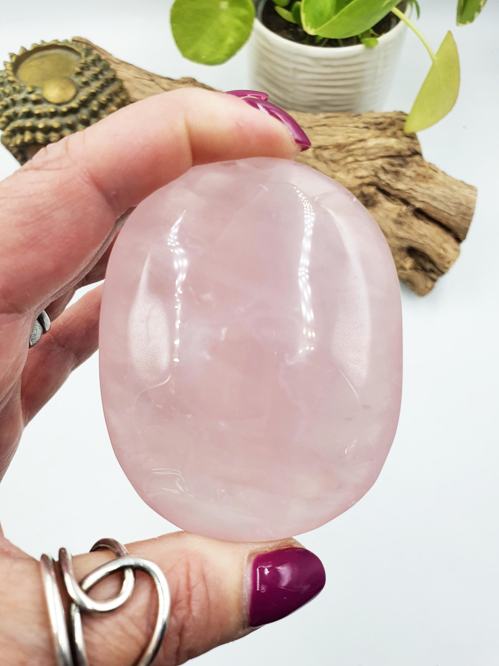 Large Beautiful Rose Quartz Palm / Rose Quartz Palm Stone / Meditation Crystal / Reiki Crystal Palm - 145g