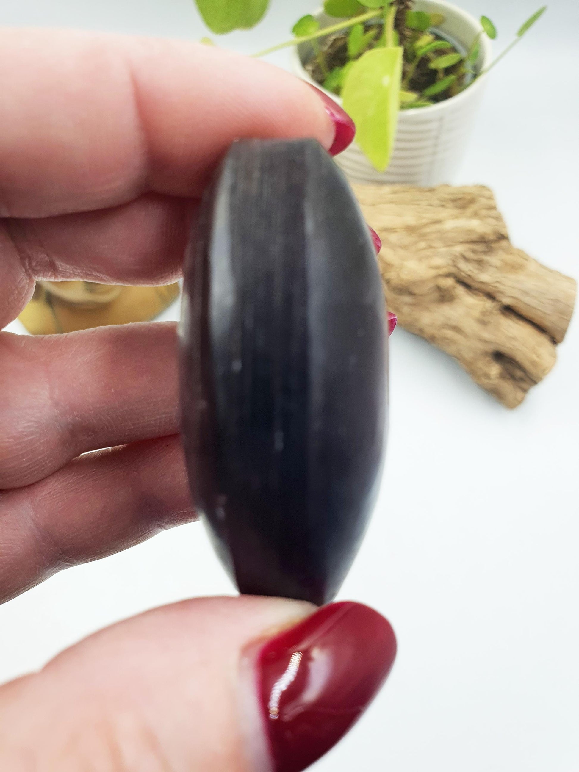 High Grade Purple Mica Palm / Purple Mica Palm Stone / Lepidolite Palm / Meditation Palm / Reiki Crystal Palm - 60g