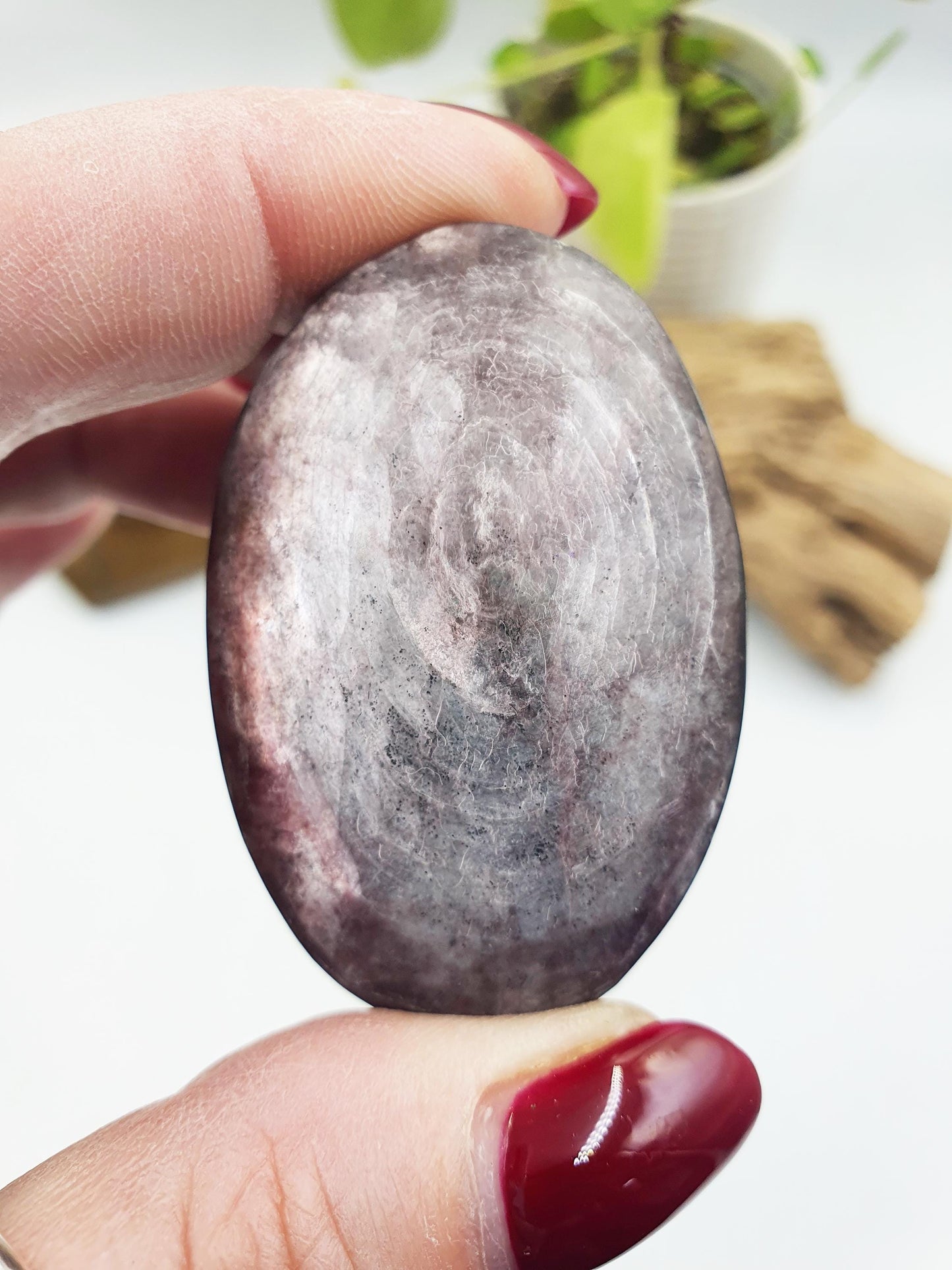 High Grade Purple Mica Palm / Purple Mica Palm Stone / Lepidolite Palm / Meditation Palm / Reiki Crystal Palm - 60g