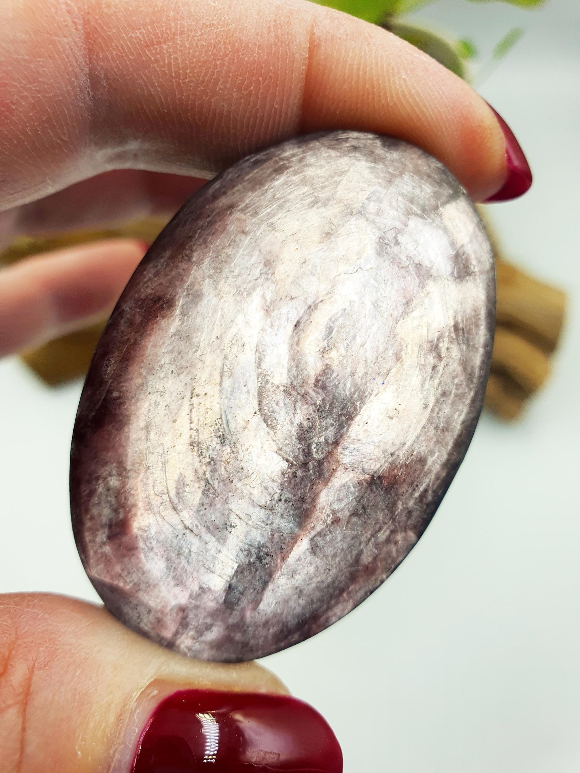High Grade Purple Mica Palm / Purple Mica Palm Stone / Lepidolite Palm / Meditation Palm / Reiki Crystal Palm - 60g