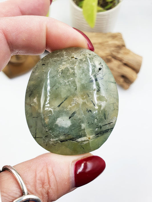 Pretty Prehnite Palm / Prehnite Palm Stone / Prehnite Pocket Stone / Palm Stones / Meditation Palm - 80g