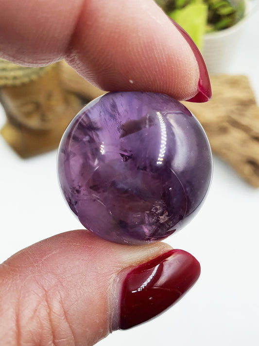 Beautiful Little Sparkly Amethyst Sphere / Amethyst Orb with rainbow / Amethyst Crystal Ball- 27mm