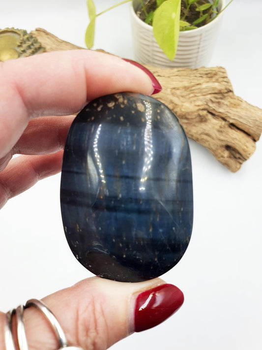 Flashy Blue Tiger's Eye Palm / Blue Tiger Eye Palm Stone / Pocket Crystal / Meditation Palm - 90g
