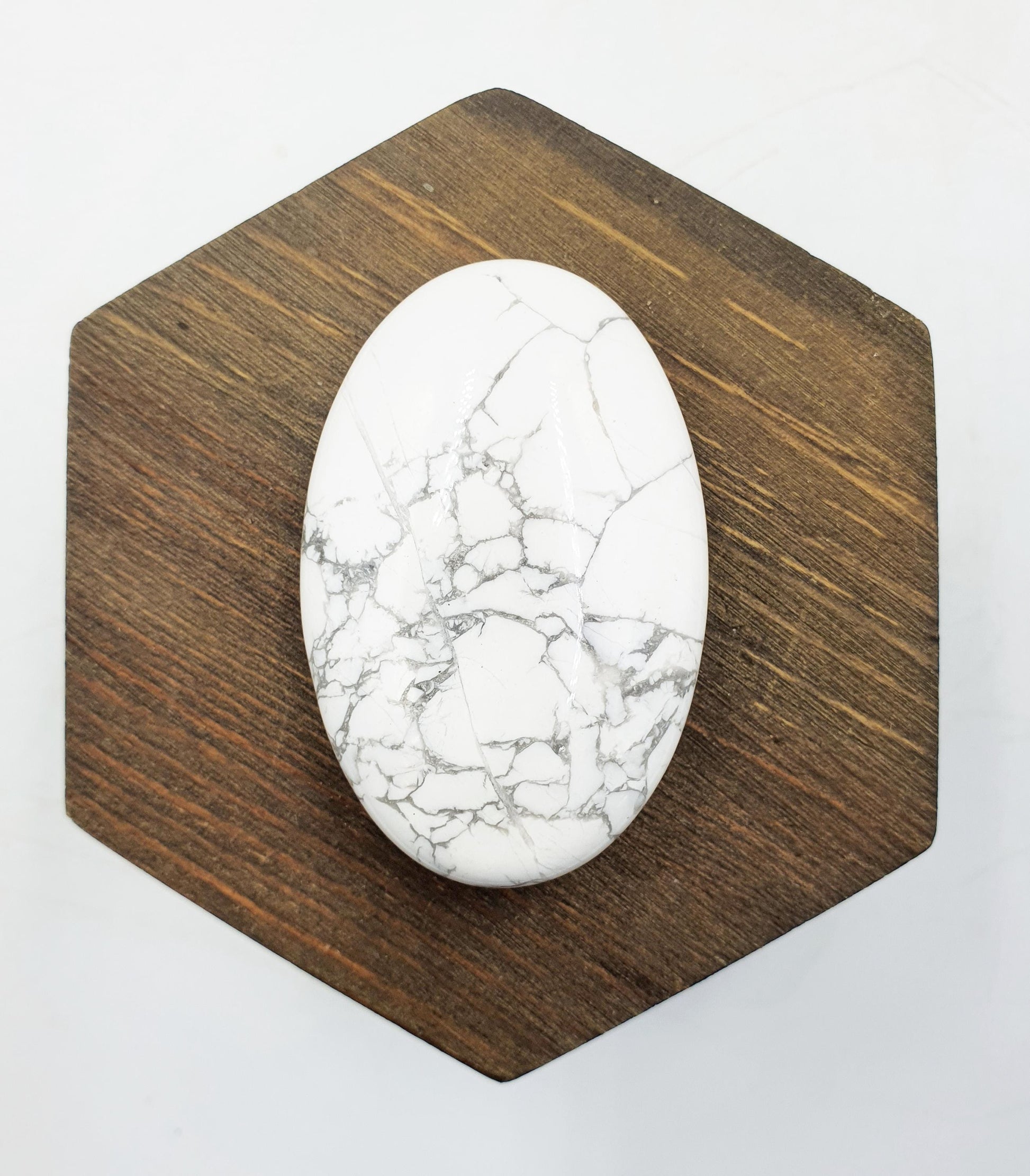 Beautiful Howlite Palm / Howlite Palm Stone / Pocket Crystal / Meditation Palm / Howlite Reiki Crystal - 45g