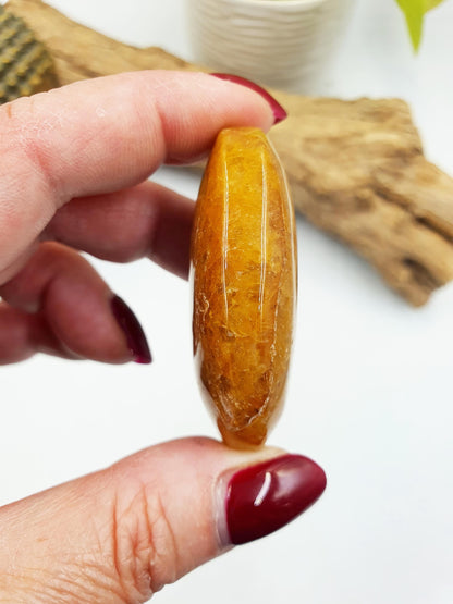 Beautiful Golden Healer Palm / Golden Healer Palm Stone / Hematoid Palm / Reiki Crystal Palm / Meditation Palm - 50g