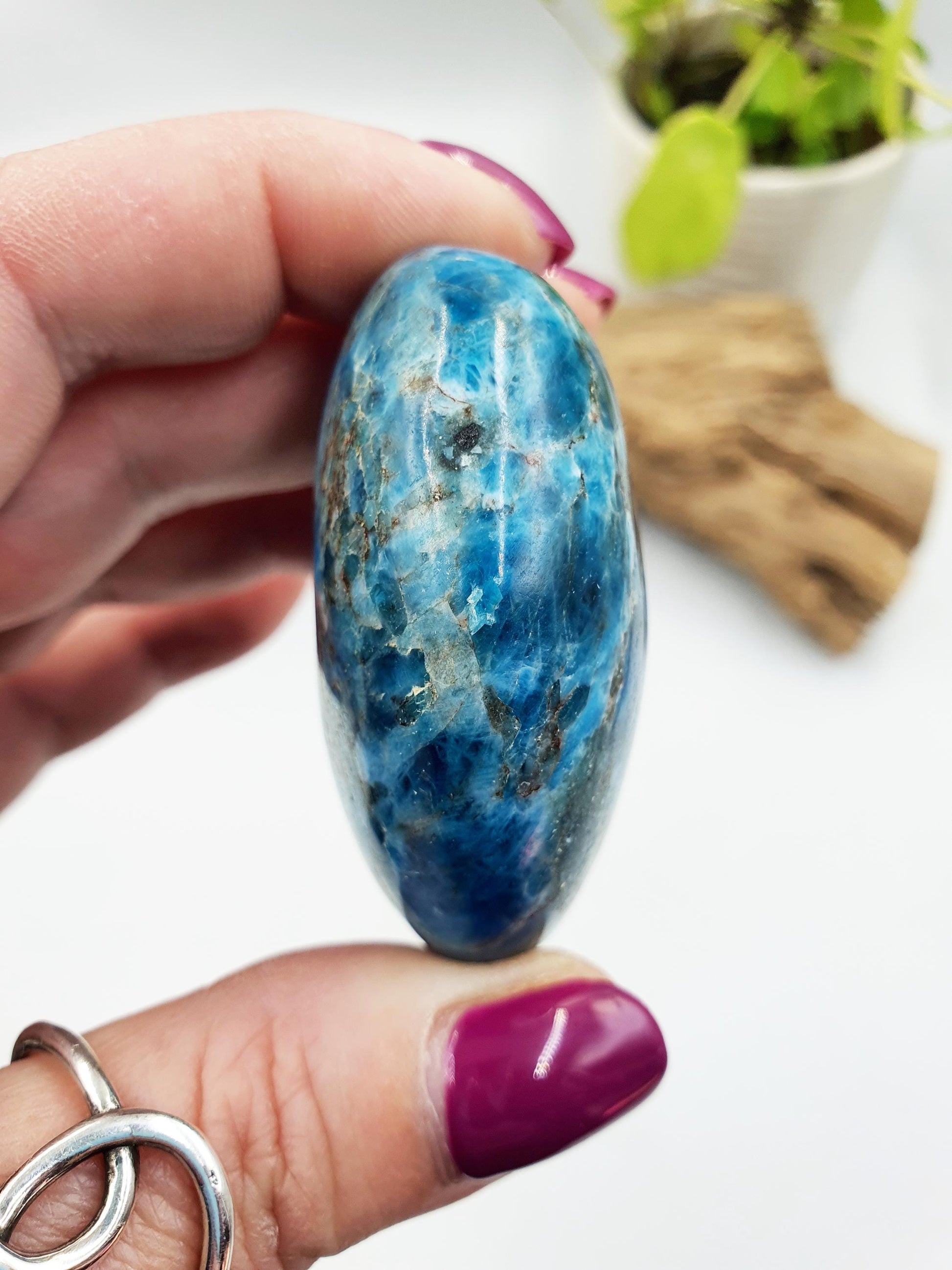 Blue Apatite Palm Stone - Motivation & Focus Healing Crystal - 105g