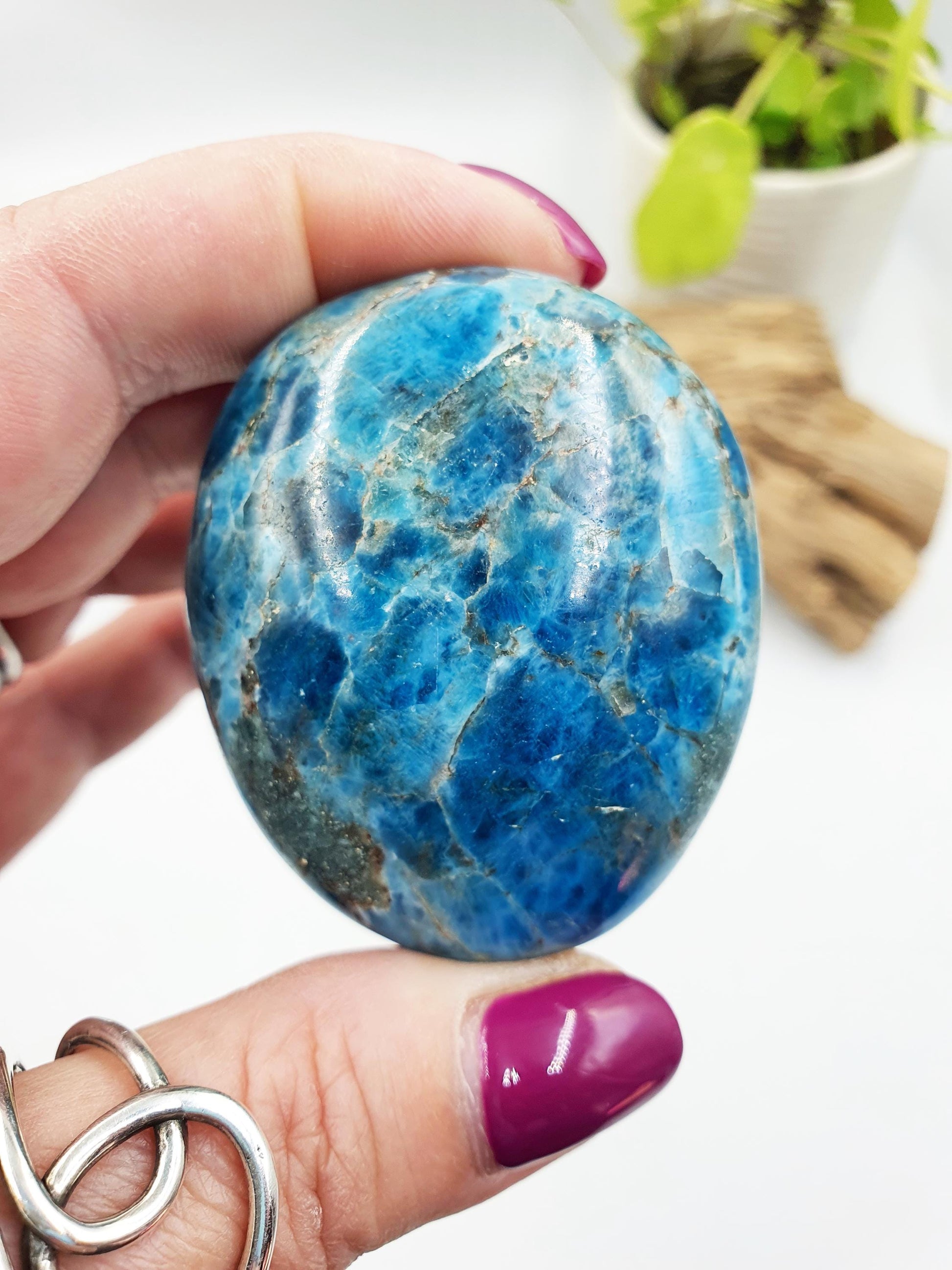 Blue Apatite Palm Stone - Motivation & Focus Healing Crystal - 105g