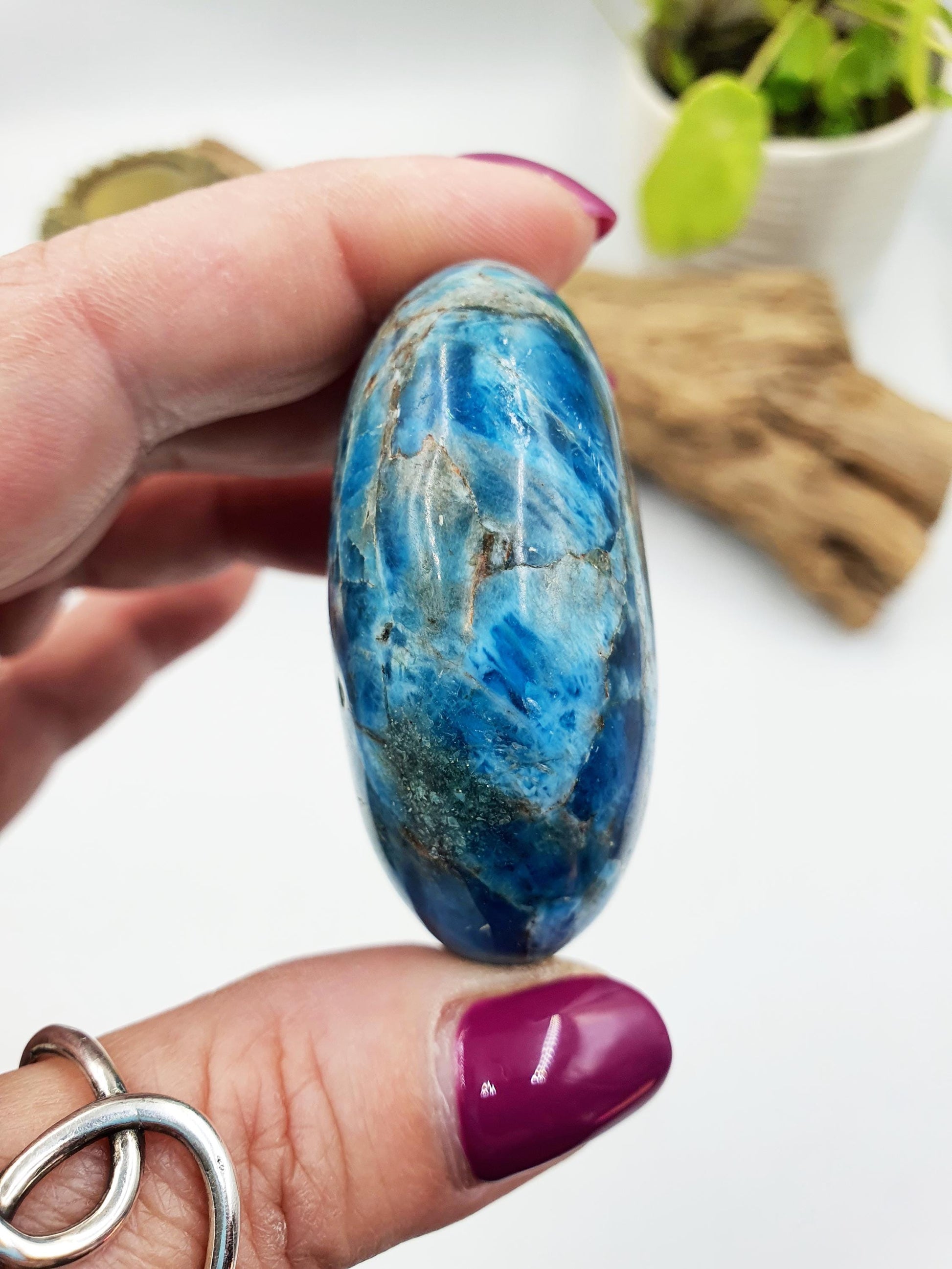 Blue Apatite Palm Stone - Motivation & Focus Healing Crystal - 105g