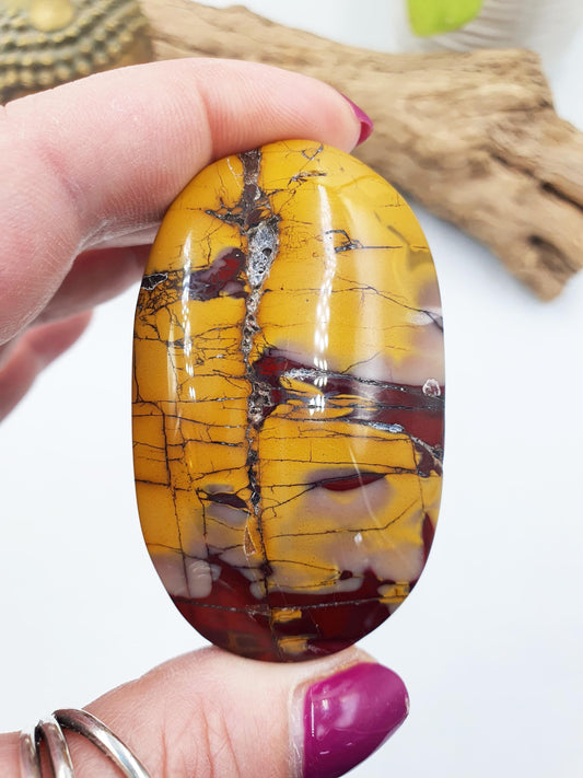 Mookaite Jasper Palm Stone - Grounding and Vitality Healing Crystal - 90g