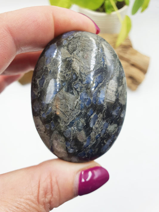 Que Sera (Llanite) Palm Stone - Uplifting & High Vibration Healing Crystal - 100g