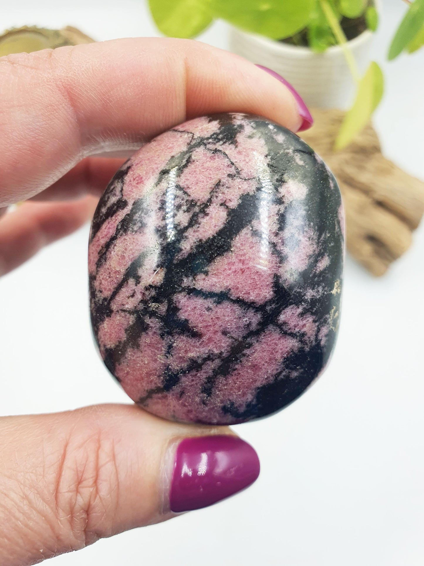 Rhodonite Palm Stone - Emotional Healing & Heart Chakra Crystal - 155g