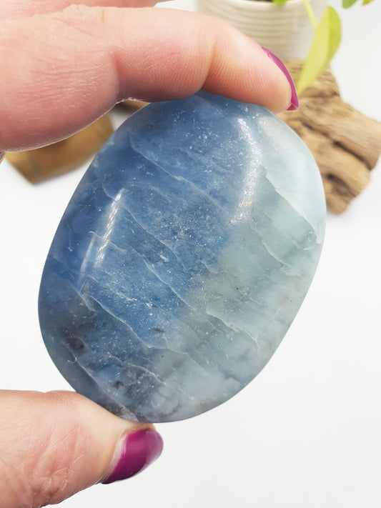 Large Aquamarine Palm Stone - Calming & Stress Relief Throat Chakra Crystal - 130g
