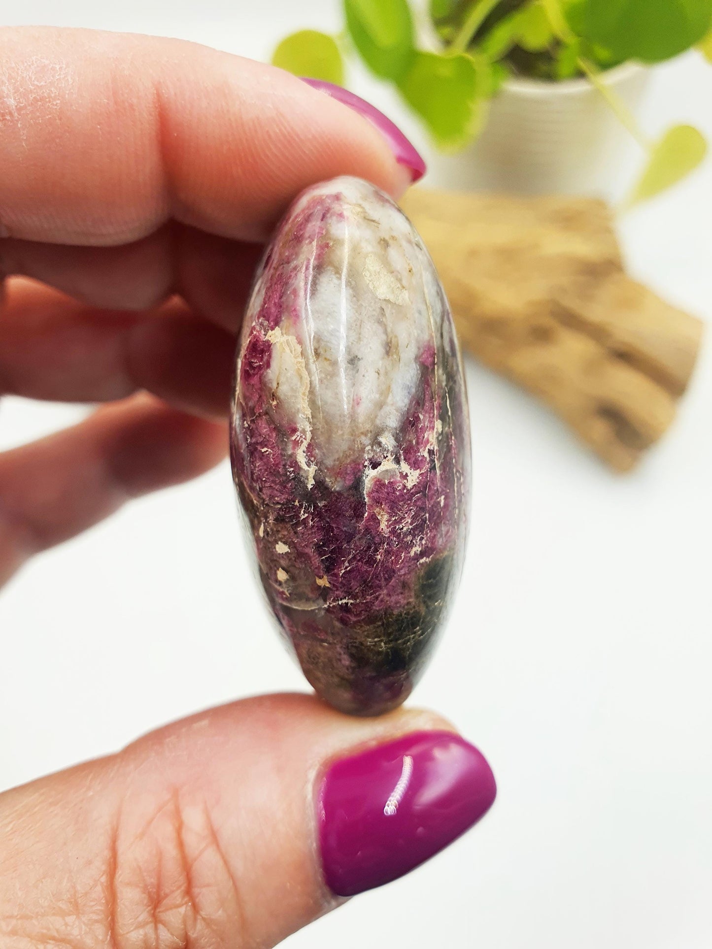 Cute Little Plum Tourmaline Palm / Plum Blossom Tourmaline Palm Stone / Pocket Stone / Meditation Palm - 55g