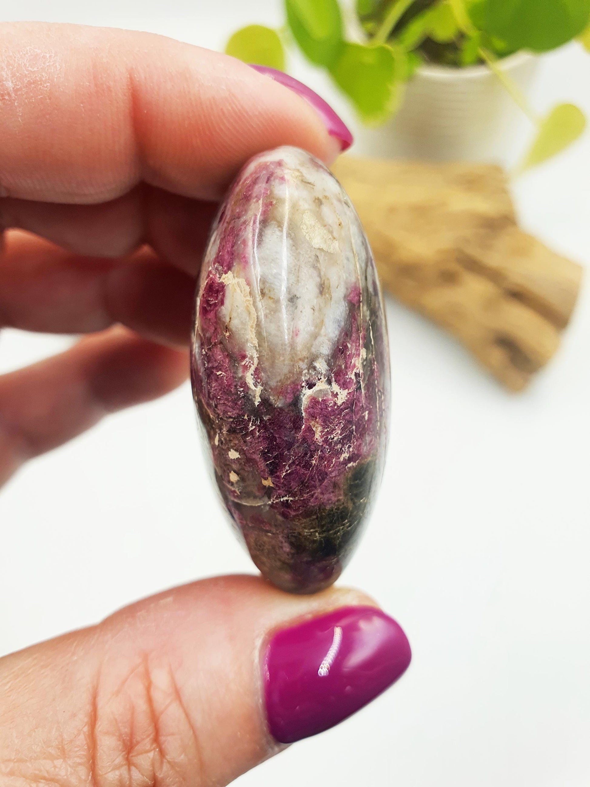 Cute Little Plum Tourmaline Palm / Plum Blossom Tourmaline Palm Stone / Pocket Stone / Meditation Palm - 55g