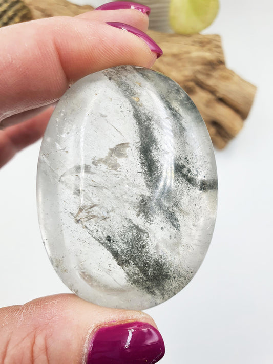 Clear Quartz Palm with unique and shimmering inclusions / Clear Quartz Palm Stone / Meditation Palm / Reiki Crystal Palm - 90g