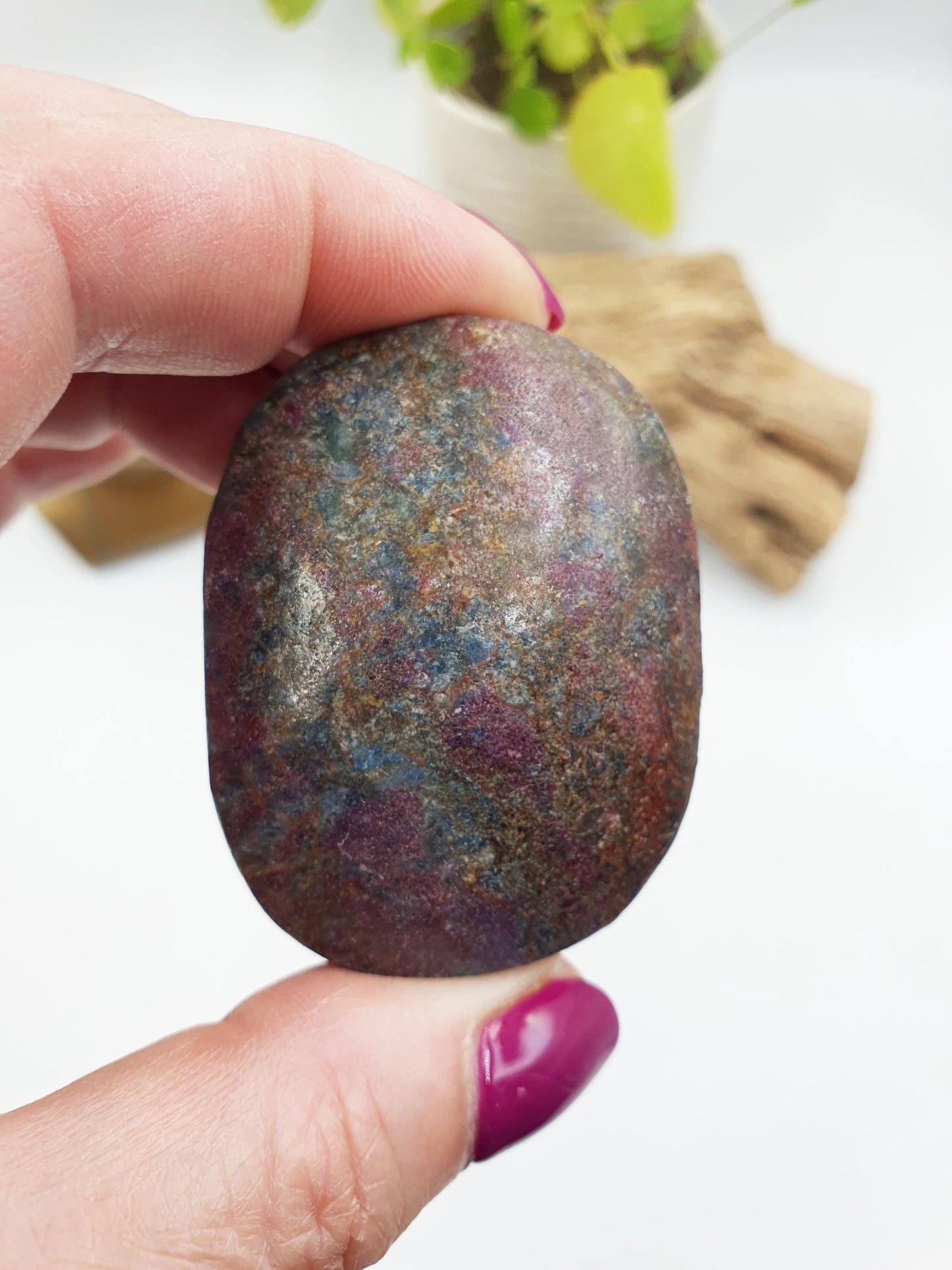 Ruby in Fuchsite Palm / Ruby in Fuchsite Palm Stone / UV Reactive Palm / Meditation Palm / Reiki Crystal Palm - 85g