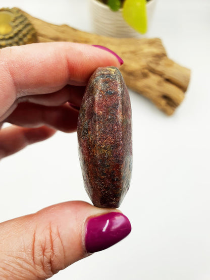 Ruby in Fuchsite Palm / Ruby in Fuchsite Palm Stone / UV Reactive Palm / Meditation Palm / Reiki Crystal Palm - 85g