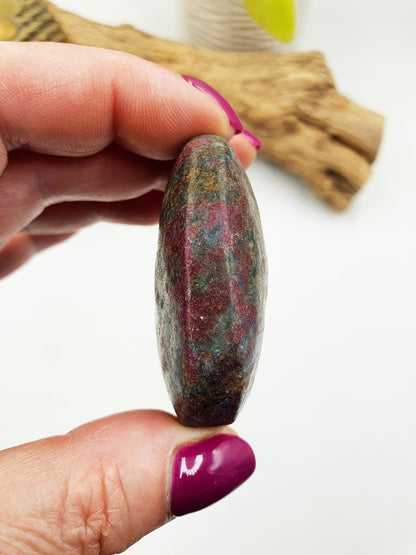 Ruby in Fuchsite Palm / Ruby in Fuchsite Palm Stone / UV Reactive Palm / Meditation Palm / Reiki Crystal Palm - 85g