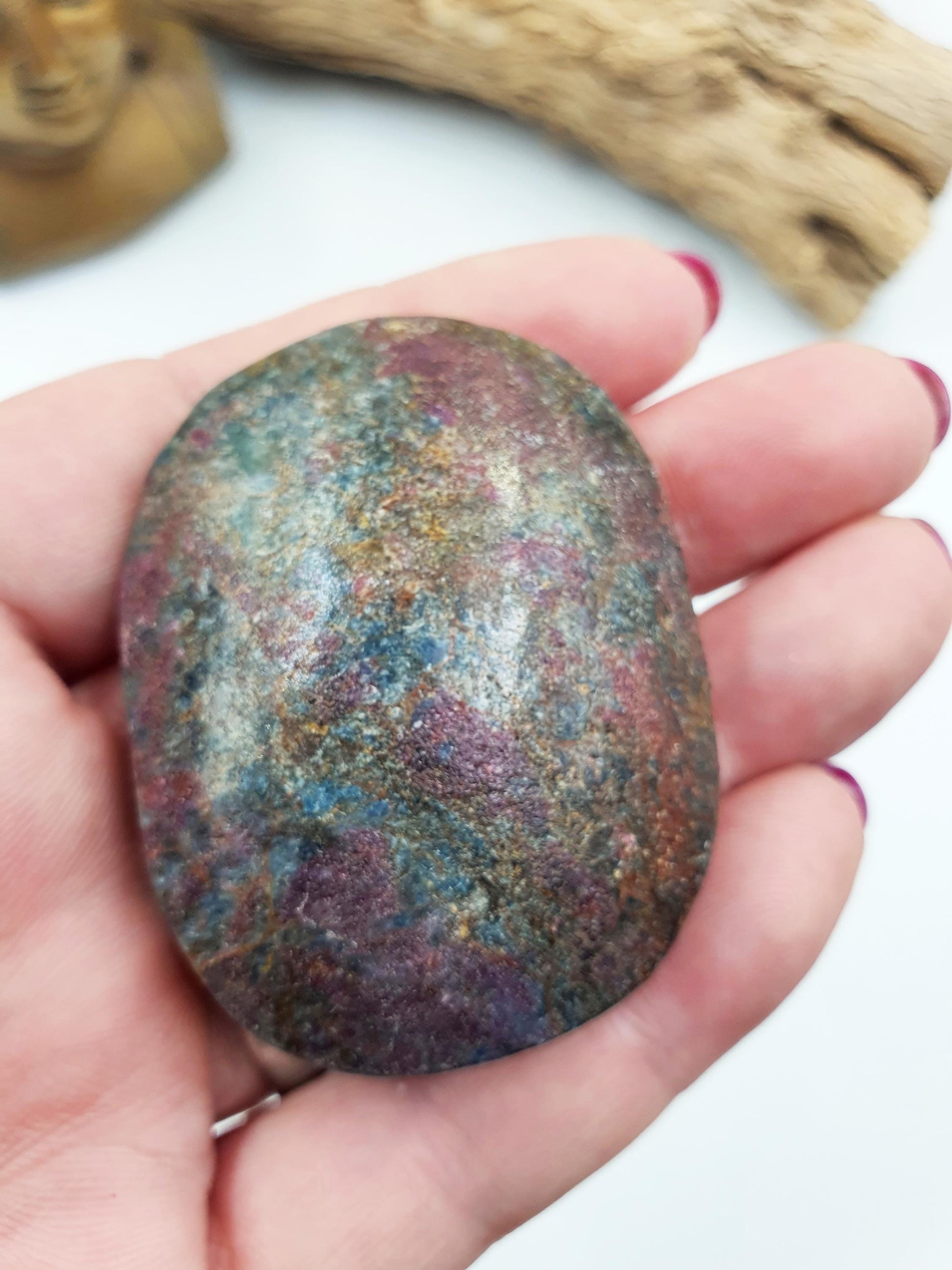 Ruby in Fuchsite Palm / Ruby in Fuchsite Palm Stone / UV Reactive Palm / Meditation Palm / Reiki Crystal Palm - 85g