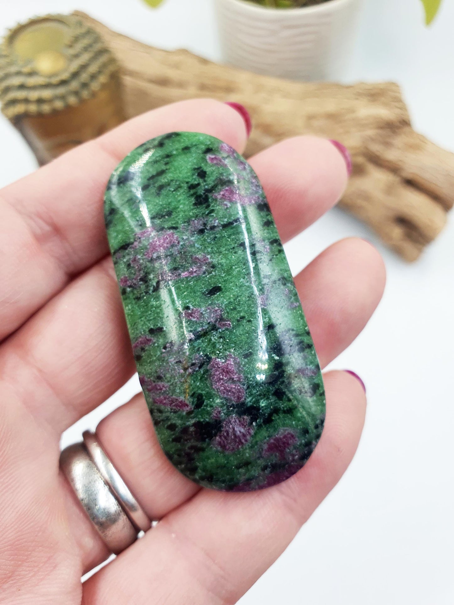 Ruby in Zoisite Palm / Ruby Zoisite Palm Stone / Anyolite Palm / Pocket Crystal / Meditation Palm - 40g