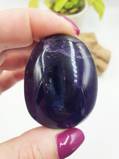 Unique Standing Amethyst Palm with rainbow/ Amethyst Palm Stone / Amethyst Pocket Stone / Crystal Healing / Meditation Palm - 65g
