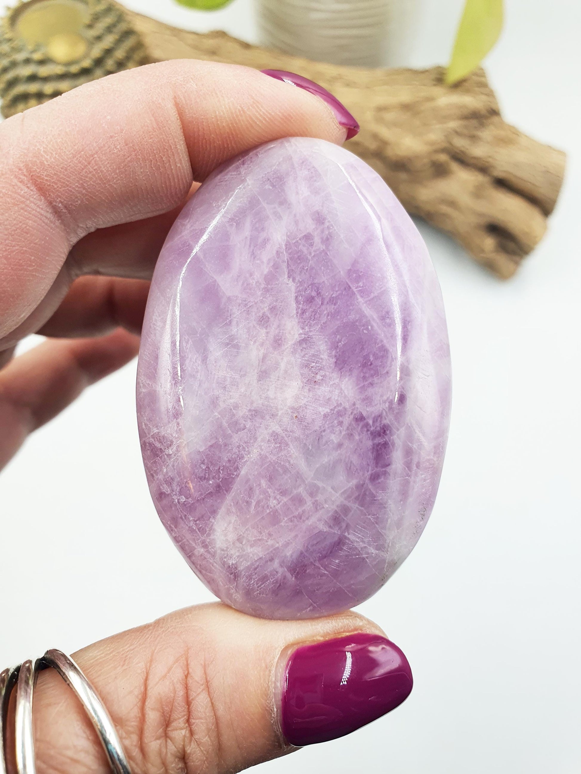 Beautiful Kunzite Crystal Palm / Kunzite Palm Stone / Pocket Crystal / Meditation Palm / Reiki Crystal Palm - 85g