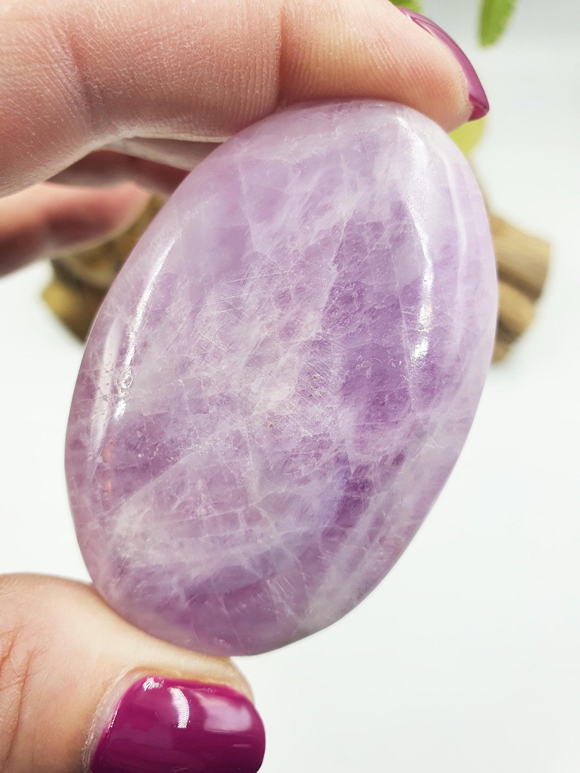 Beautiful Kunzite Crystal Palm / Kunzite Palm Stone / Pocket Crystal / Meditation Palm / Reiki Crystal Palm - 85g