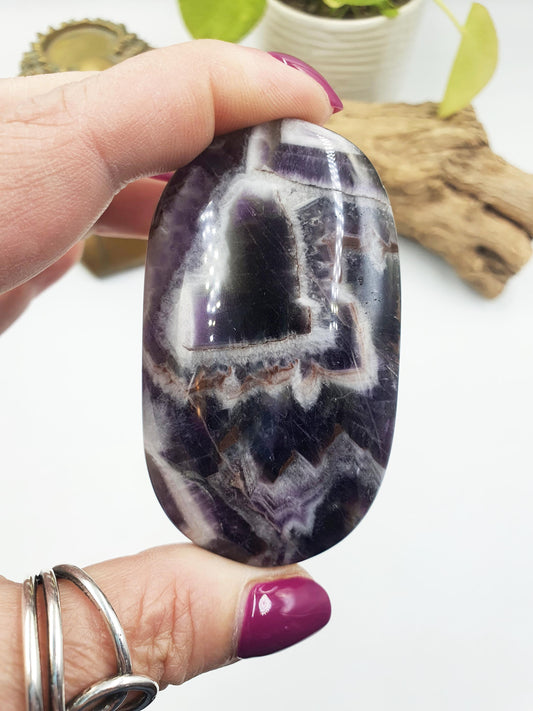Dream Amethyst Palm / Dream Amethyst Palm Stone / Amethyst Meditation Palm / Reiki Crystal Palm - 95g