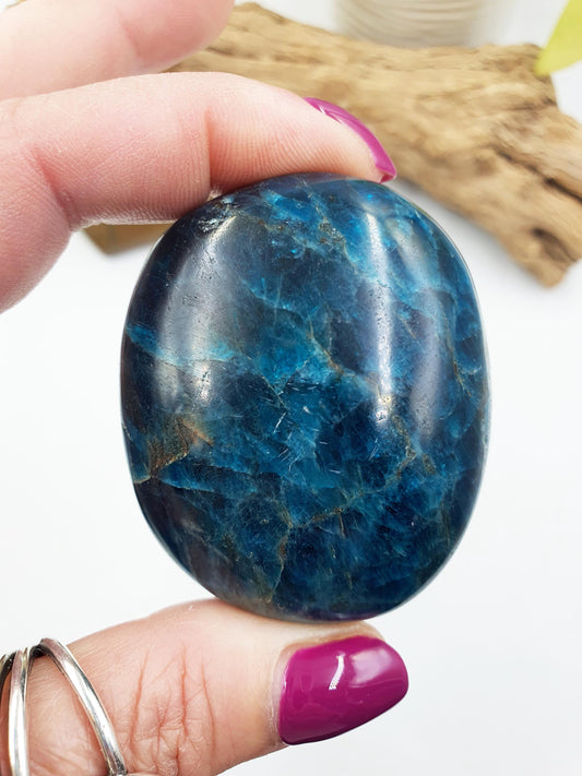Large Blue Apatite Palm Stone / Blue Apatite Palmstone / Meditation Palm / Reiki Crystal Palm - 135g