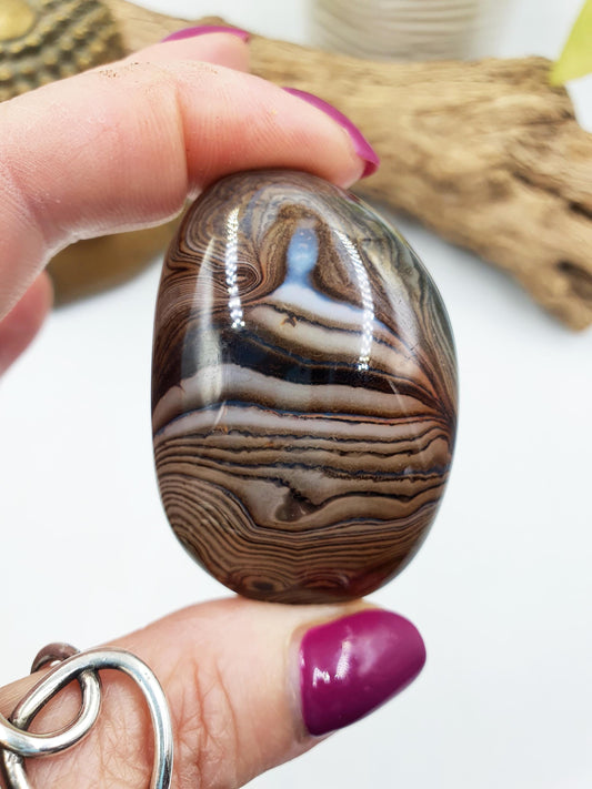 Beautiful Sardonyx Palm / Sardonyx Palm Stone / Healing Palm / Meditation Palm / Reiki Crystal Palm - 50g