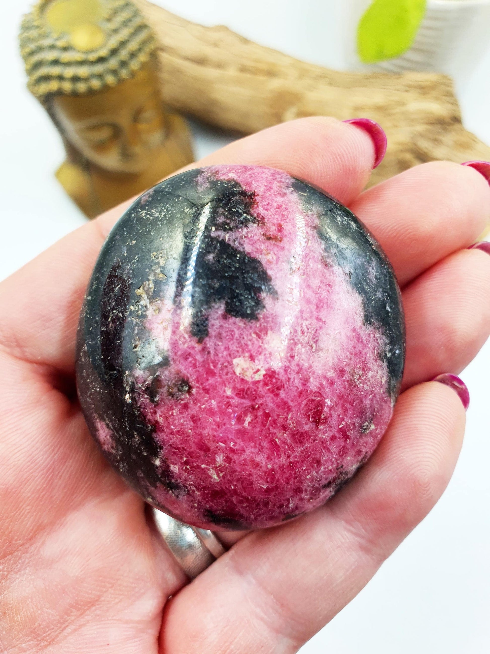 Rhodonite Palm Stone - Emotional Healing & Heart Chakra Crystal - 105g