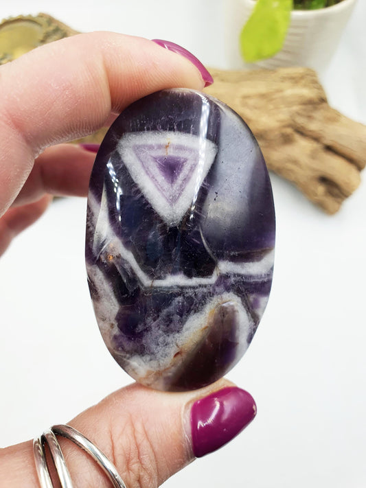 Dream Amethyst Palm Stone - Intuition & Spiritual Protection Crystal - 75g