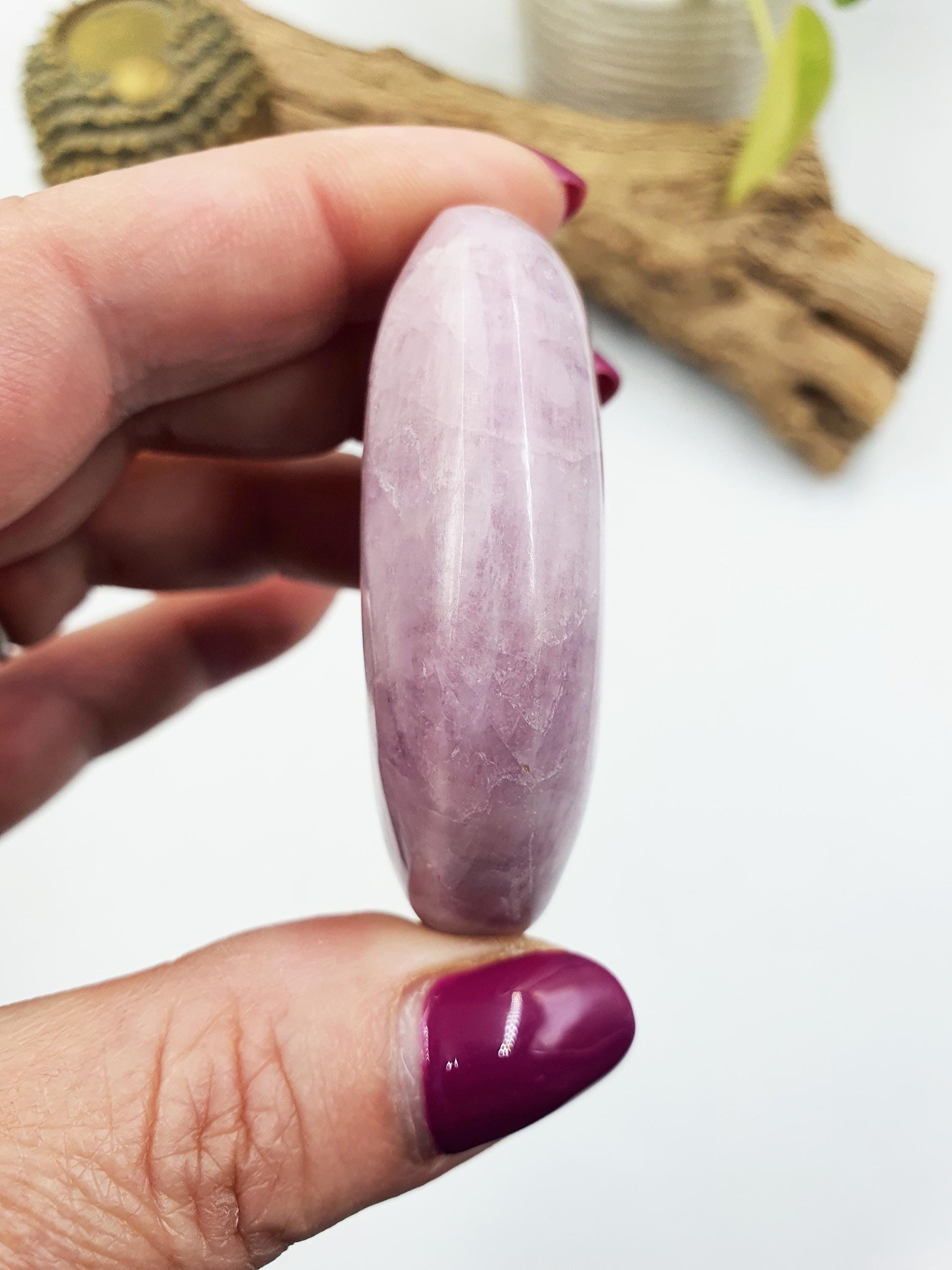 Kunzite Crystal Palm Stone - Heart Chakra & Emotional Healing Crystal - 75g