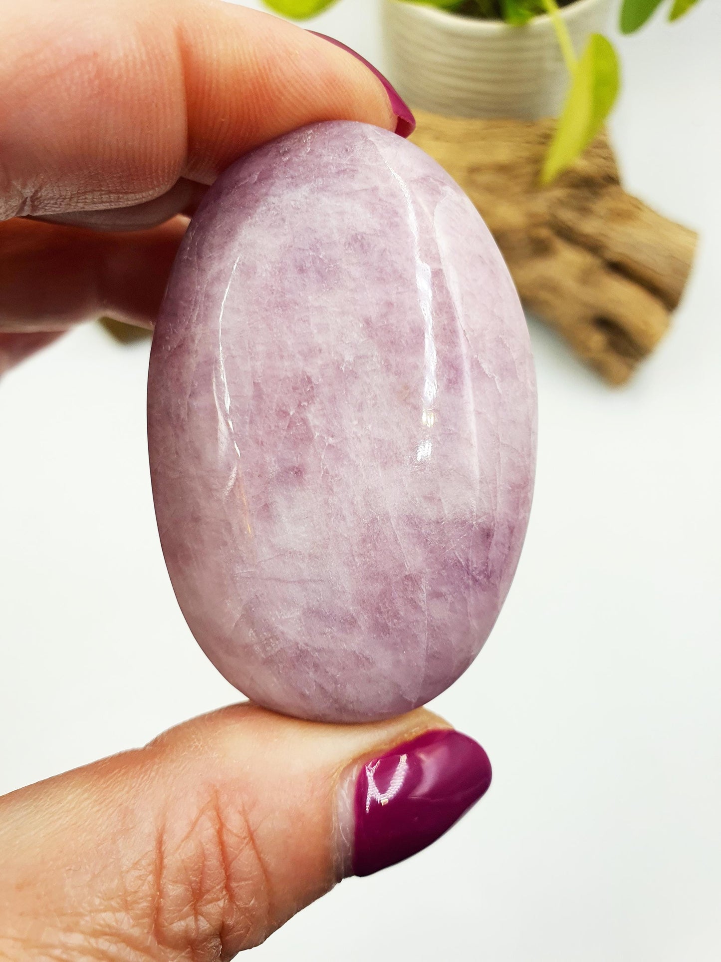 Kunzite Crystal Palm Stone - Heart Chakra & Emotional Healing Crystal - 75g