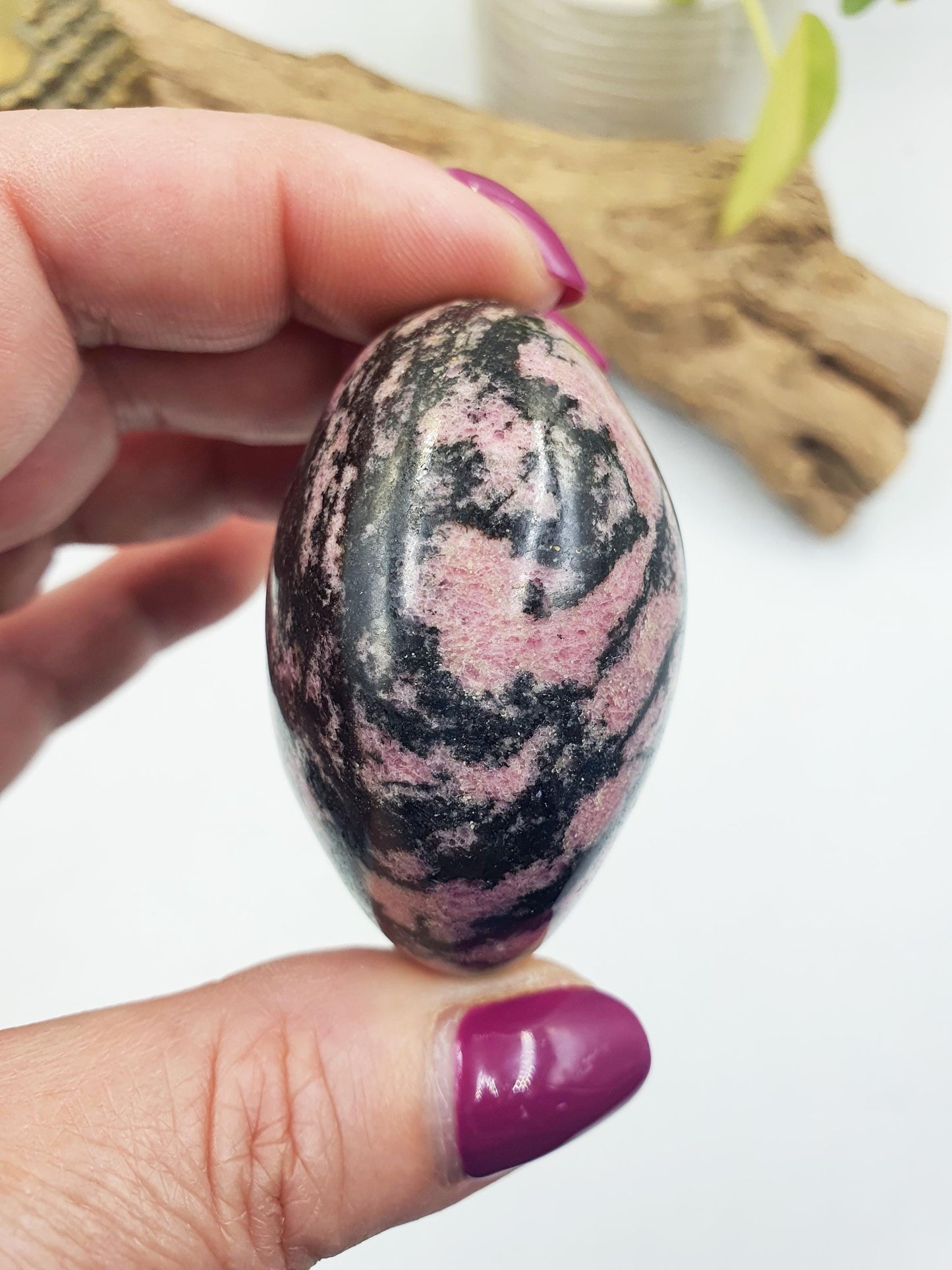 Rhodonite Palm Stone - Emotional Healing & Heart Chakra Crystal - 155g