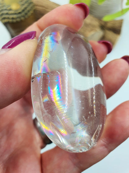 High Grade Clear Quartz Palm Stone with large Rainbows - Energy Amplifying Healing Crystal - 85g