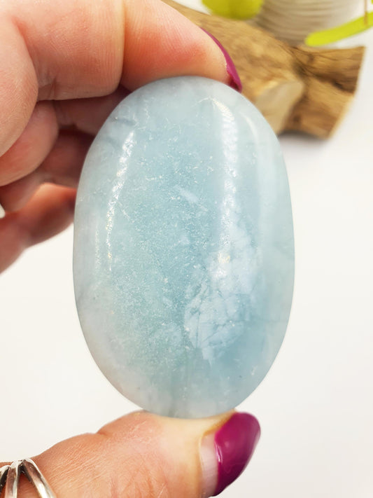 Flashy Aquamarine Palm Stone - Calming & Stress Relief Throat Chakra Crystal - 25g