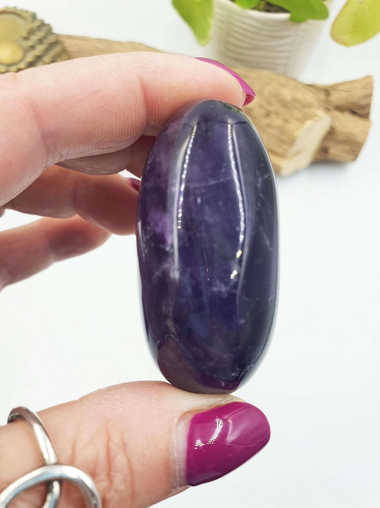 Amethyst Palm Stone - Calming & Spiritual Healing Crystal - 85g