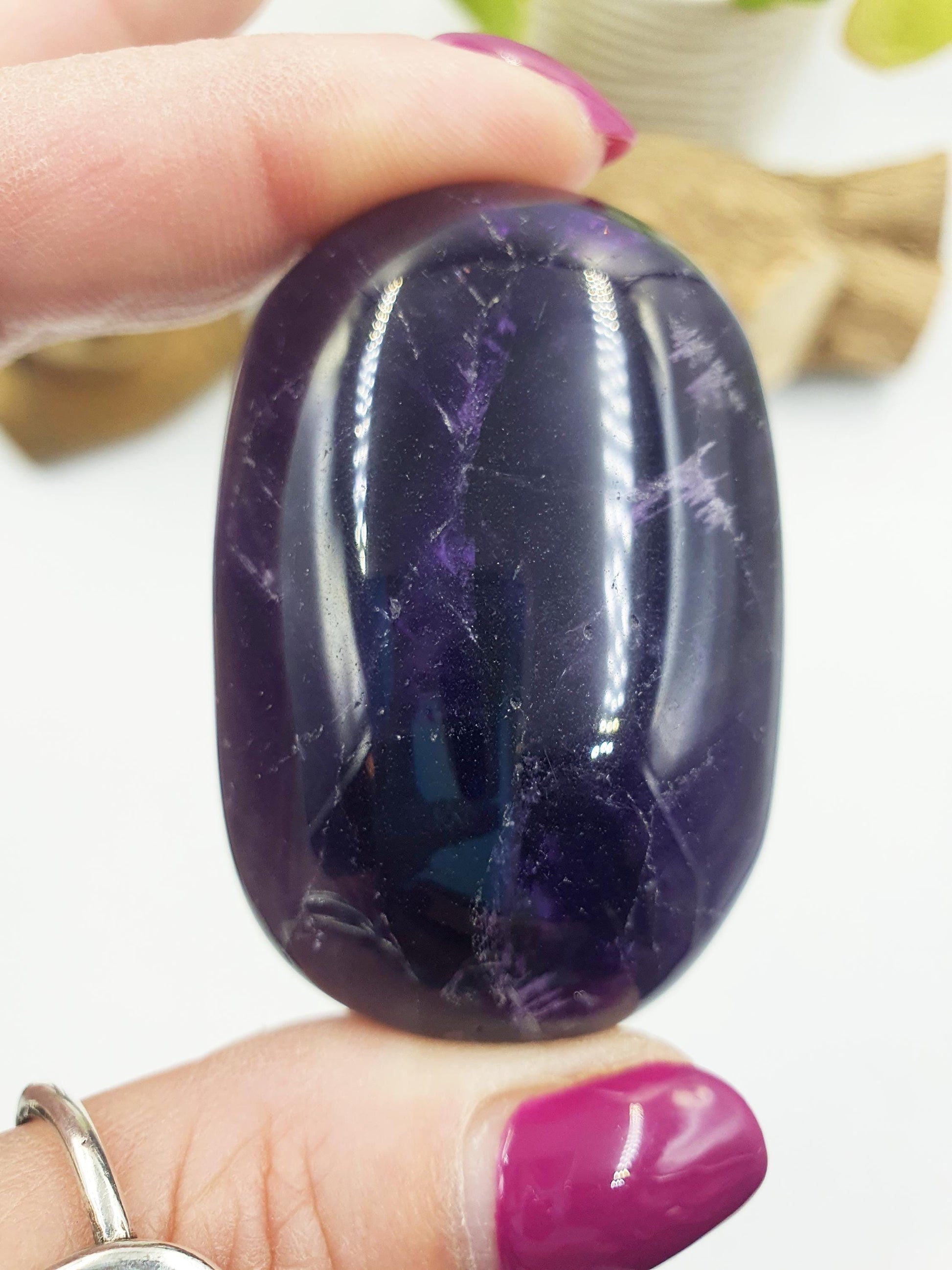 Amethyst Palm Stone - Calming & Spiritual Healing Crystal - 85g