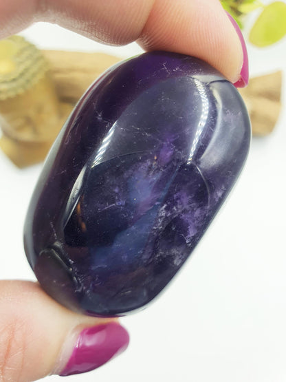Amethyst Palm Stone - Calming & Spiritual Healing Crystal - 85g